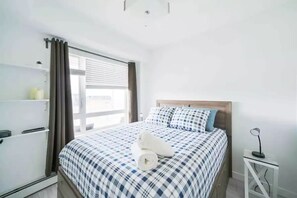 1 Schlafzimmer, Schreibtisch, Bügeleisen/Bügelbrett, Reisekinderbett