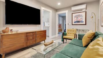 Smart TV, books