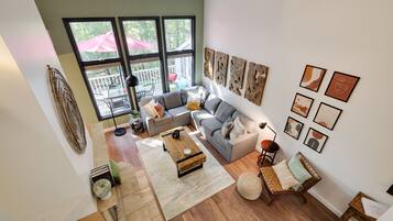 TV connectée, cheminée, jeux vidéo