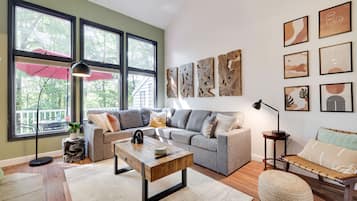 Smart-TV, Kamin, Videospiele