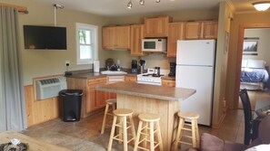 Fridge, microwave, oven, stovetop - Lazy Bear Lodge with Boat Slip on Lake Tomahawk (Lake Tomahawk)