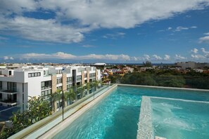 Outdoor pool - One bedroom Condo-WIFI and a Beautif Rooftop with amazing Pool!! (Playa del Carmen)