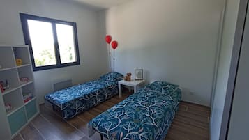 4 habitaciones, escritorio, cuna de viaje y wifi