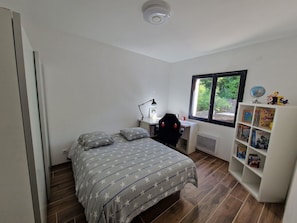 4 chambres, bureau, lit parapluie, Wi-Fi