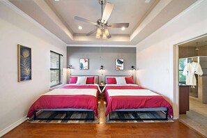 3 bedrooms, desk, iron/ironing board, free WiFi - Near DT, Heights, Washington | WiFi | Games | BBQ (Houston)