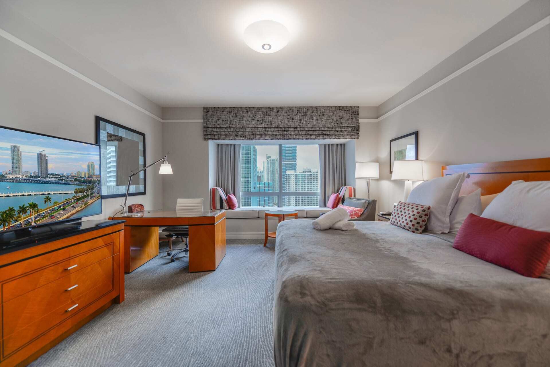 1 bedroom, desk, iron/ironing board, WiFi