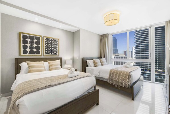 2 soverom, strykejern/-brett, reiseseng for barn og wi-fi