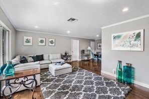 Smart-TV og stereoanlegg