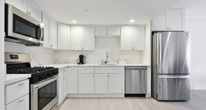 Spacious Family-Sized Apartment. Amazing views steps from the beach!