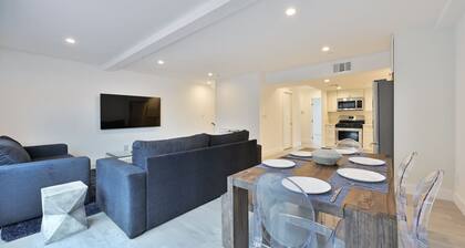Spacious Family-Sized Apartment. Amazing views steps from the beach!