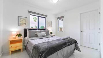 3 bedrooms, iron/ironing board, WiFi, bed sheets