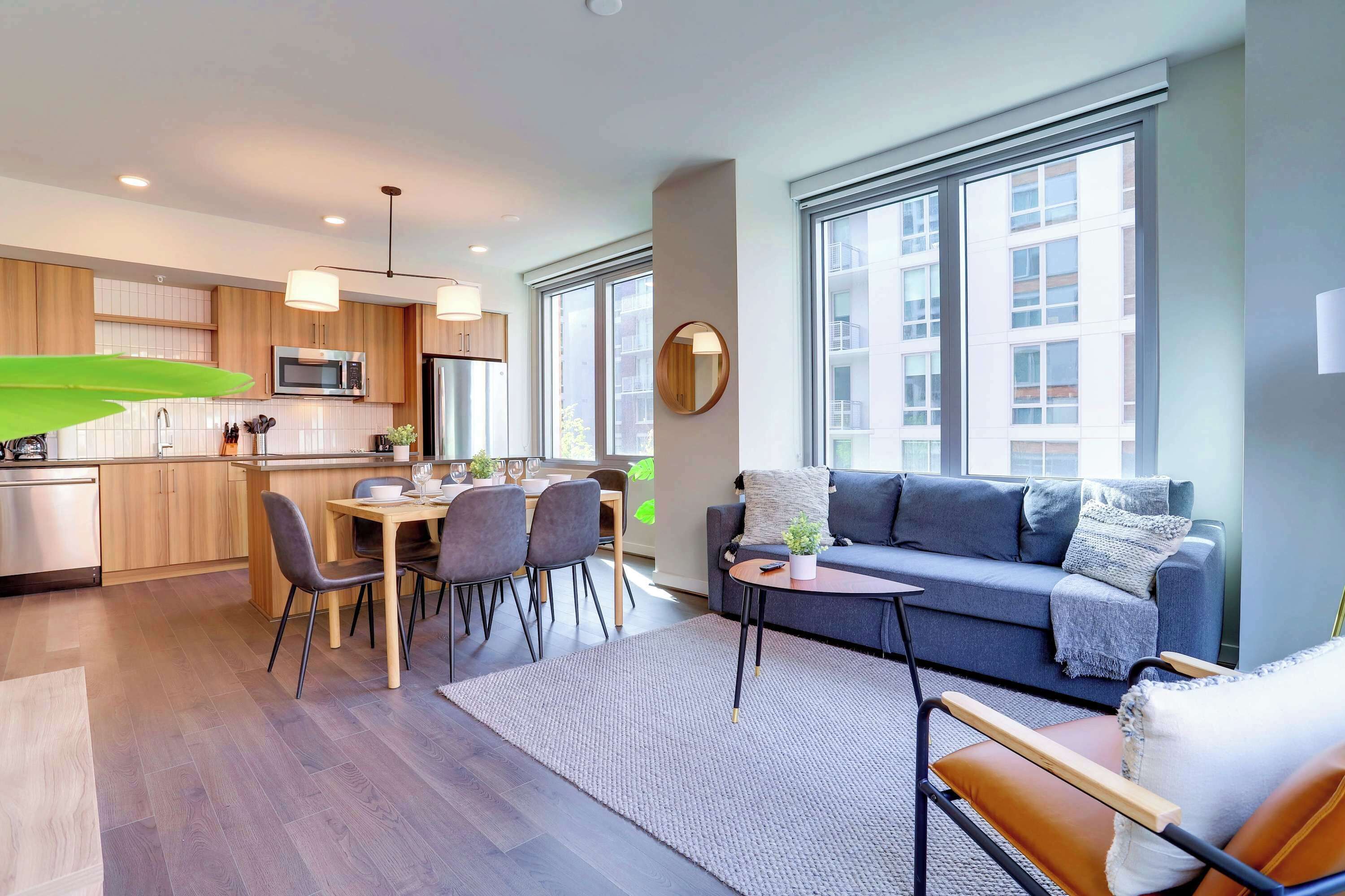 Una televisión, una oficina