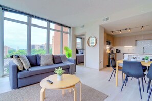 Televisión, oficina