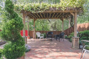 Garden - Boonville Luxury Lodging (Boonville)