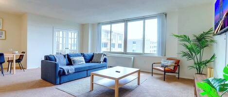 Televisión, oficina