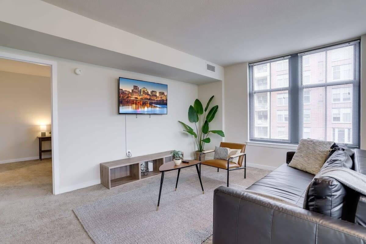 TV, fireplace, offices