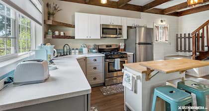 The GreenHouse - walk to the heart of Palmer, AK