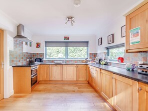 Cookware/dishes/utensils