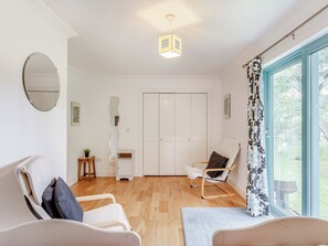 Unclassified image, 3 of 39, button - Ptarmigan Cottage-UKC5518 (Boat of Garten)