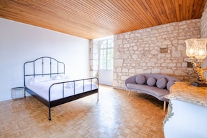 4 Schlafzimmer, Schreibtisch, Bettwäsche