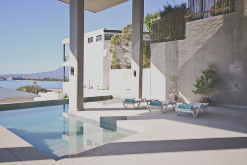 Redrock Ocean View Villa