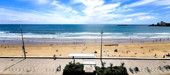 La Calypsette - Facing the Great Beach