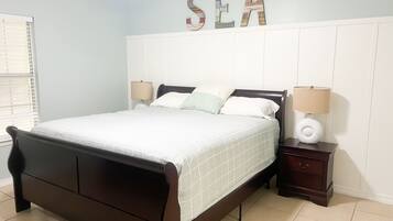 3 bedrooms, desk, iron/ironing board, free WiFi