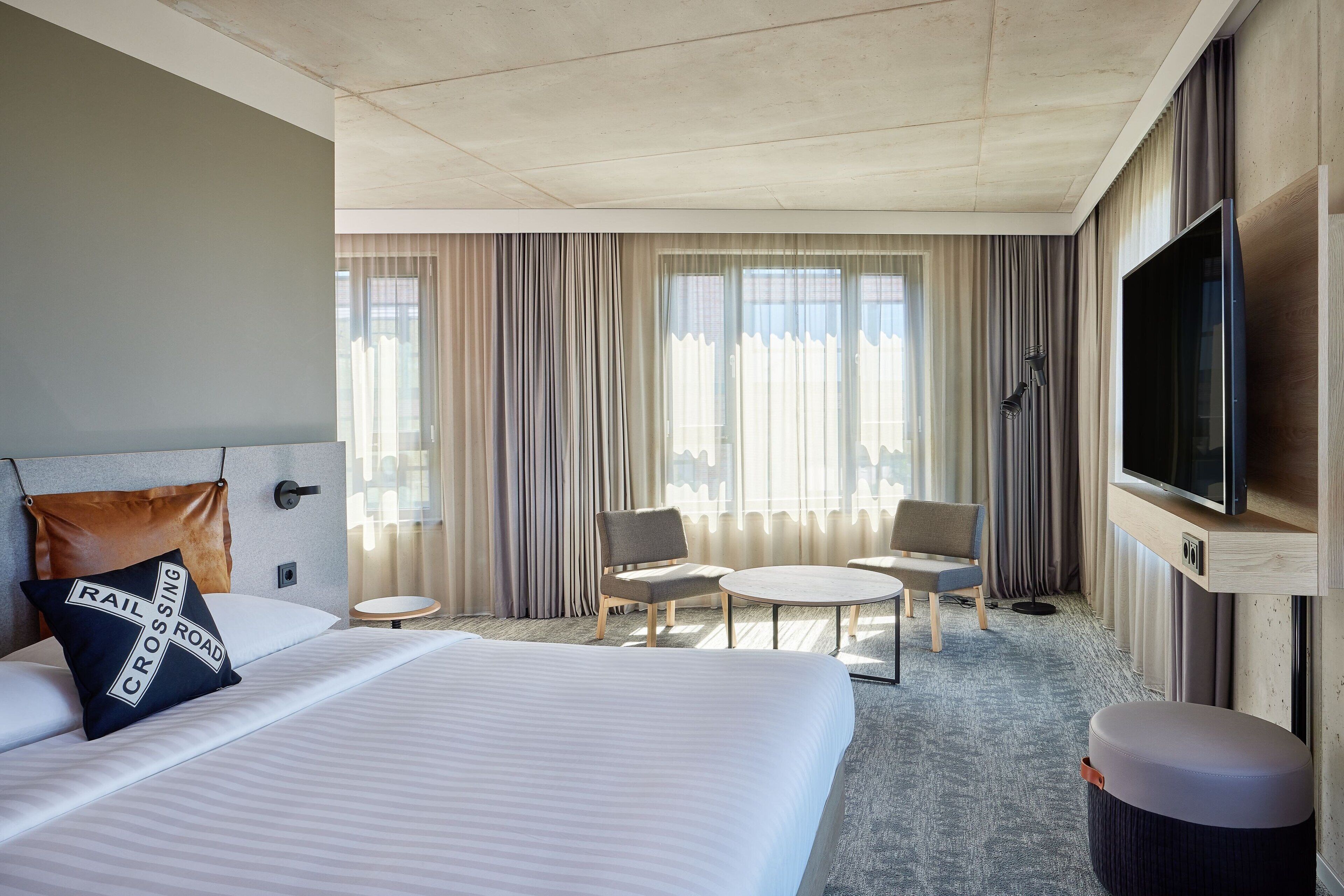 family room, 1 queen bed with sofa bed | hypo-allergenic bedding, desk, laptop workspace, blackout curtains