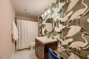 Combined shower/bathtub