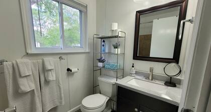 Comfortable 4 Bedroom / 1.5 Bathroom Home
