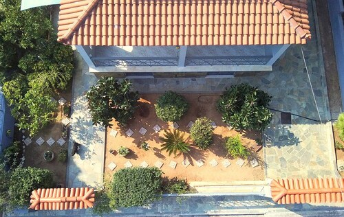 Augoustinos Silver - Sea Side Luxury Apartments