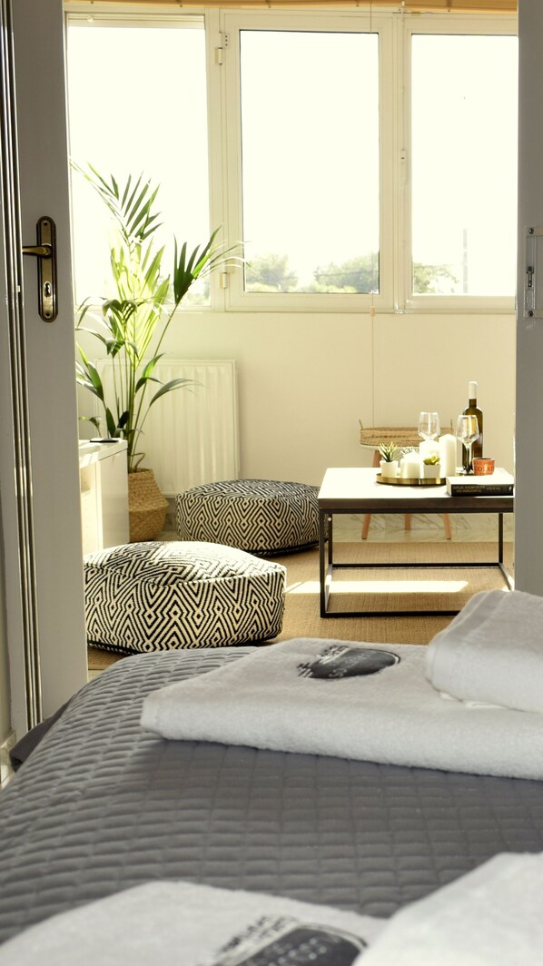 6 عدّة غرف نوم وواي فاي مجانًا وملاءات أسرّة