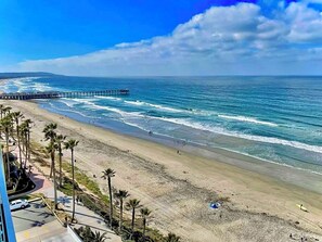 Ubicación a pie de playa, tumbonas y toallas de playa