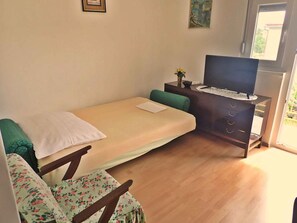 1 室のベッドルーム、WiFi