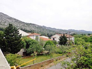 Property grounds - Holiday apartment for 4 persons with balcony (Starigrad-Paklenica)