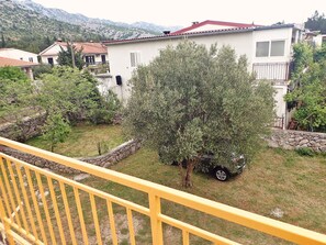 Property grounds - Holiday apartment for 4 persons with balcony (Starigrad-Paklenica)