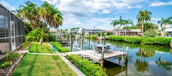 Waterfront pool house in Apollo Beach! Pool is heated. 