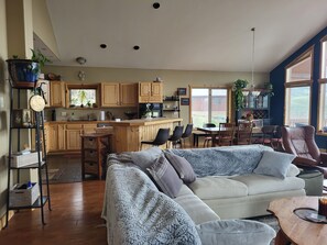 Living area - 4th of July vacation home (Granby)