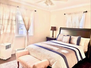 WiFi, bed sheets - Steps from the beach (Shirley)