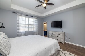 3 chambres, fer et planche à repasser, Wi-Fi gratuit, draps fournis