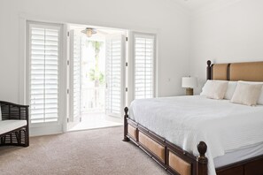 3 bedrooms, in-room safe, iron/ironing board, travel cot - Beach House -Luxury Marina Home on the Intracoastal..Fishing, Boating & Surfing! (New Smyrna Beach)