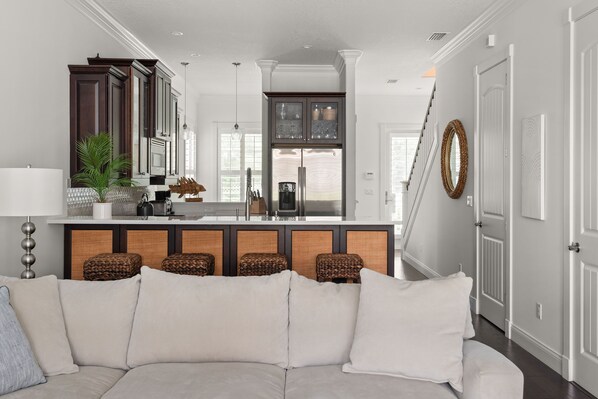 Smart TV - Beach House -Luxury Marina Home on the Intracoastal..Fishing, Boating & Surfing! (New Smyrna Beach)