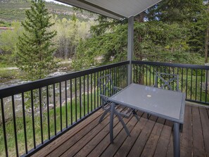 Outdoor dining - Coldstream Townhome 19 | Spacious 3BD Townhome at Cascade (Vail)