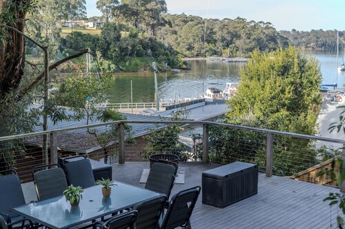The View, Metung. Cosy, Comfy, Pet friendly & breathtaking views of Bancroft Bay