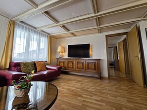 TV, DVD player - Nice apartment for 6 guests with WIFI, TV and balcony (Beatenberg)