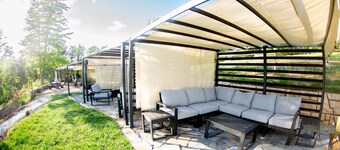 Glamping Yurt + Luxury Bath at Serenity Ridge