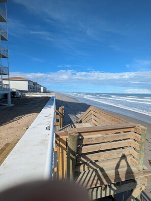 On the beach, sun loungers, beach towels - Beautiful direct ocean front beach access condo (Satellite Beach)