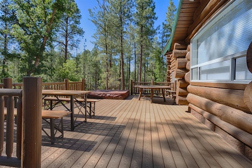 Cub Lake Cabin with Hot Tub