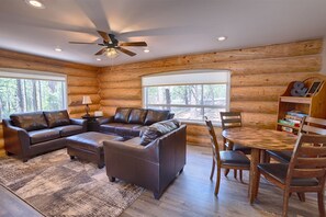TV, fireplace - Cub Lake Cabin with Hot Tub (Show Low)