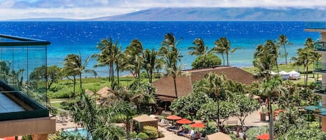 Een verwarmd zwembad